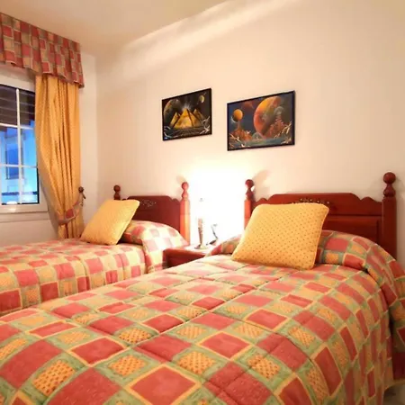 Cyv - 2 Bedrooms, Pool And Golf Apartment *